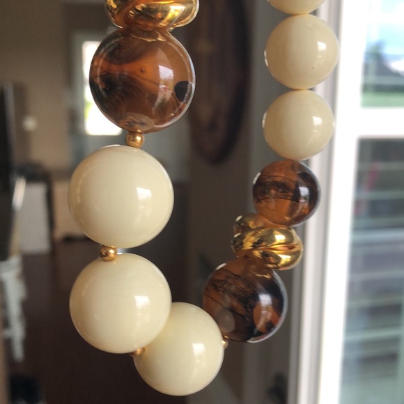 Vintage Graduated Bead Necklace 29” Ivory Brown Gold Tone - Picture 7 of 7